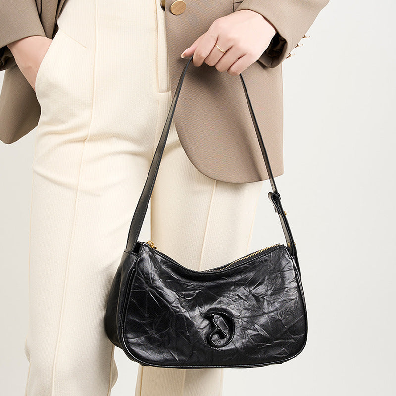 Strictly selected niche bag women's popular new autumn and winter black baguette underarm bag high-end shoulder messenger bag
