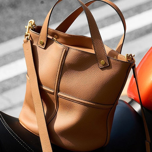 2025 Large-capacity commuter bucket bag, first-layer cowhide women's bag, vegetable basket, elegant shoulder bag popular summer new portable