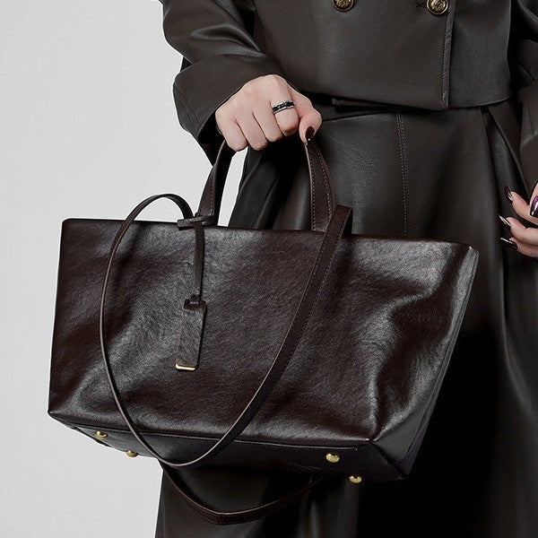 2025 Commuter texture tote bag popular new autumn and winter niche design soft leather shoulder bag large capacity retro cowhide bag