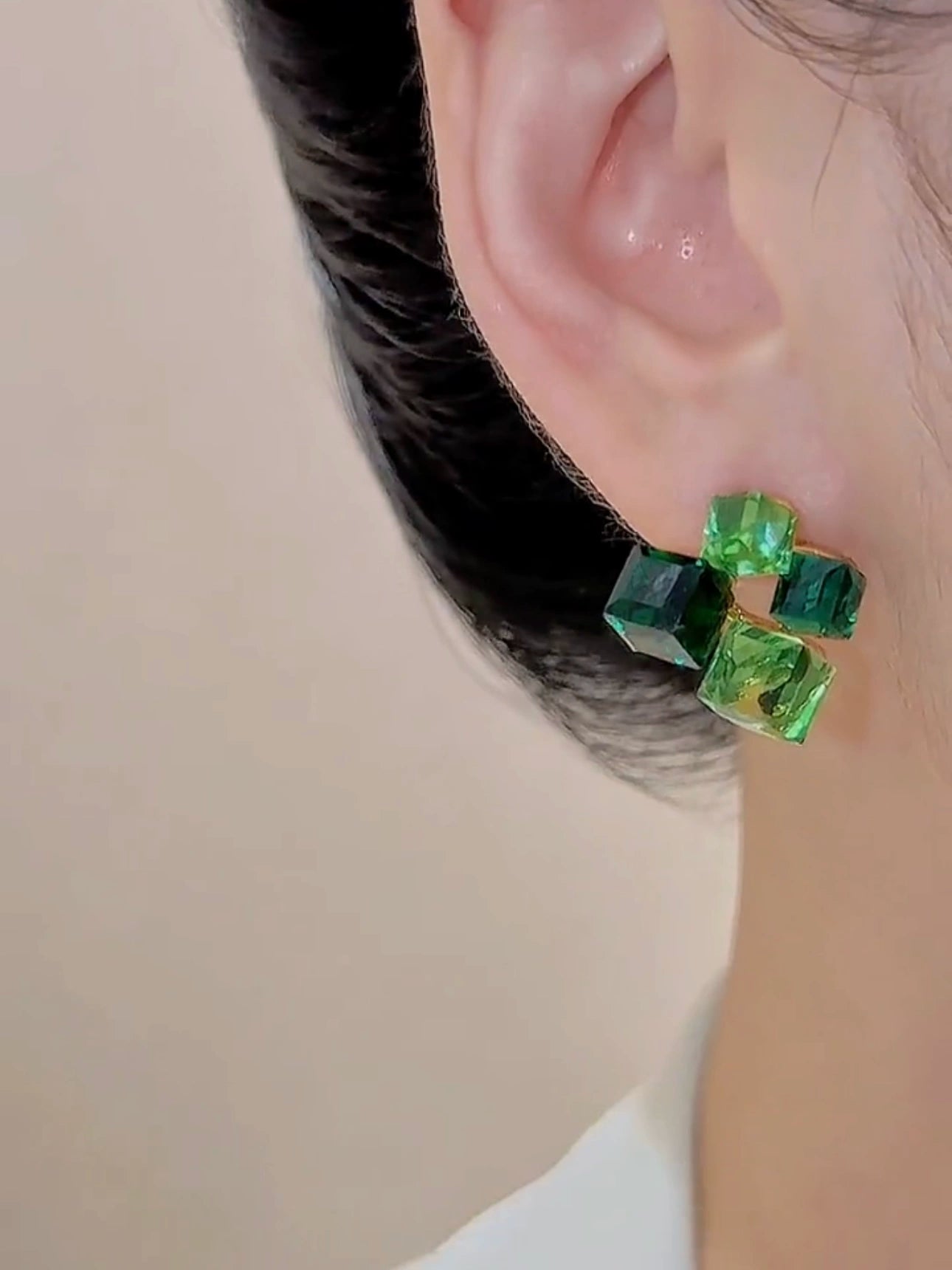 Temperament green zircon crystal square stud earrings women's 925 silver needles exquisite versatile light luxury high-end earrings earrings