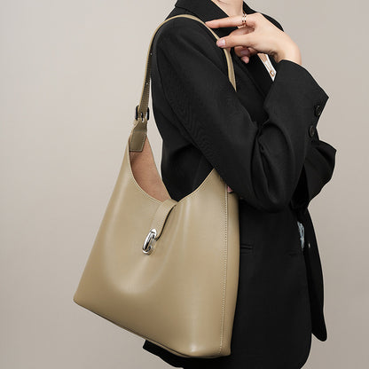 Autumn and summer popular new niche portable tote bag for women's summer cowhide large capacity single shoulder underarm messenger bag for women