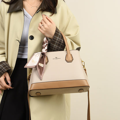 2025 Handbags are fashionable and high-end, large-capacity portable shoulder bags, daily commuting messenger bags, and women's New delivery.